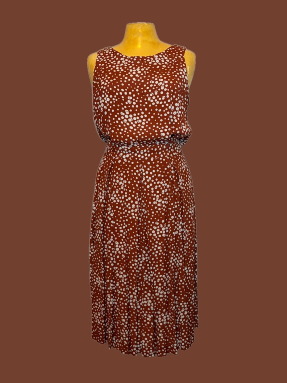 ⚪️🧶Vintage Rust Polka Dot Midi Dress with Back Buttons⚪️🧶